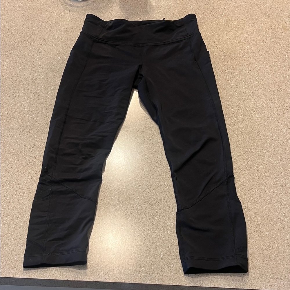 lululemon athletica Black capri Leggings